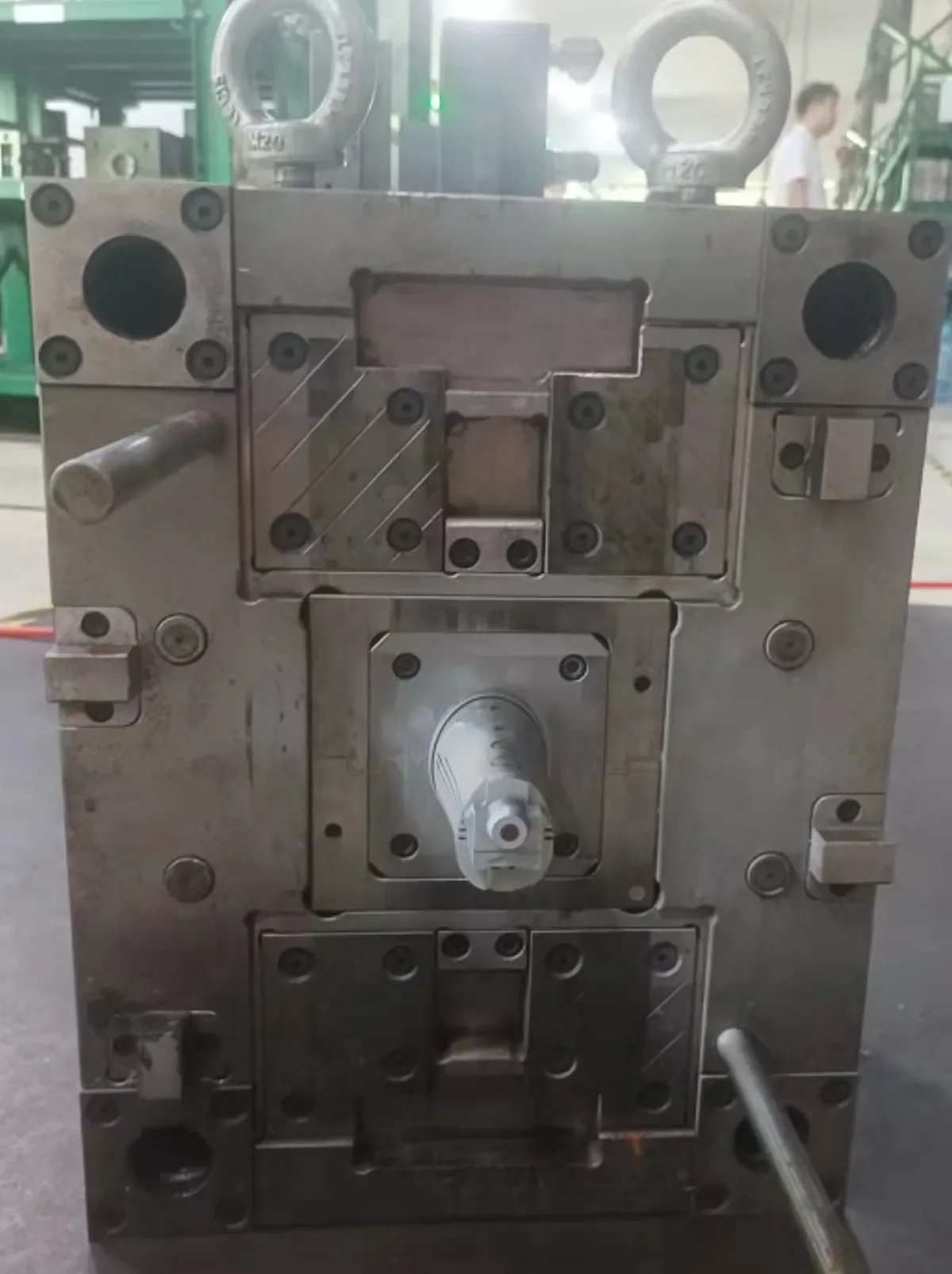 冲牙器大身模具案例